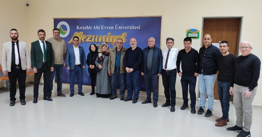 Kırşehir Ahi Evran Üniversitesi, Emekli Öğrenci İşleri Daire Başkanı Sayın Cengiz Bektaş Ve Emekli Sağlık Yüksekokulu Sekreteri Sayın Nurullah Kaya, Daire Başkanımız Fahrettin Yüksel'i Ziyaret Etti.