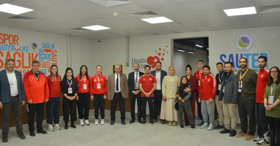 Şampiyon Milli Sporcularımız Sauter’İ Ziyaret Etti