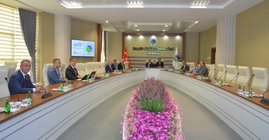 Üniversitemizde Ösym Başkanı Ve Aüb Üyesi Üniversitelere Bütünleşik Kalite Yönetim Sistemi Ve Aydep Tanıtıldı