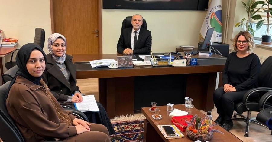 Tazelenme Üniversitesinde Yönetimi Gözden Geçirme Toplantısı Gerçekleştirildi