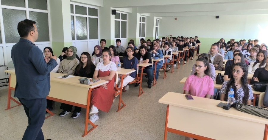 Kaman Uygulamalı Bilimler Yüksekokulu’Nda Tübitak 2209-A Eğitimi Gerçekleştirildi