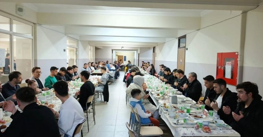 İftar Programlarımız İlçelerdeki Meslek Yüksekokulları İle Başladı.