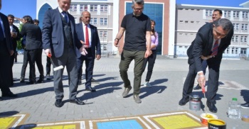 Okul Bahçesi Çizim Projemizin Finalini Yaptık