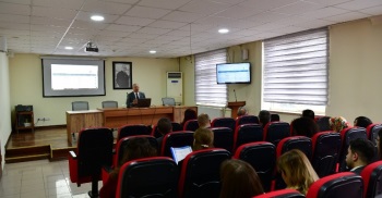 Kırşehir Valiliği İl Müdürlüklerine 2026 Yılı Planlama Bilgilendirme Toplantısı Yapıldı