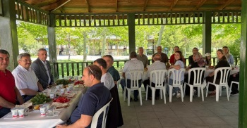 Genel Sekreterimiz  Dr. Öğr. Üyesi Hüseyin İlter Ve Genel Sekreterlik Birimimiz Çalışanları Birlik Ve Beraberliği Güçlendirmek Amacıyla Düzenlenen Öğle Yemeğinde Bir Araya Geldi.