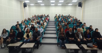 Merkez Kütüphane Sinema Ve Etkinlik Salonunda Öğrenci Kalite Elçileri Programı Kapsamında Öğrencilere Eğitimler Verilmiştir