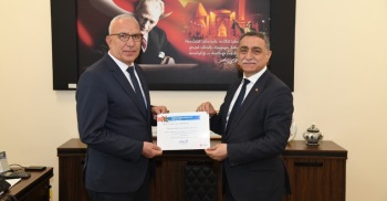 Sayın Rektörümüzden İdari Ve Mali İşler Daire Başkanımıza Hayırlı Olsun Ziyareti