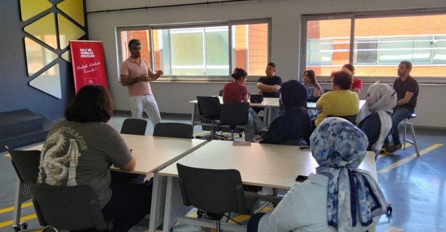 Kırşehir Milli Teknoloji Atölyesi’Nde Bilim Söyleşisi Gerçekleştirildi