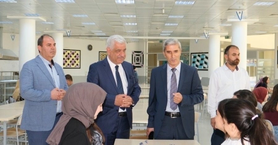 Rektör Yardımcımız, Genel Sekreterimiz Ve Daire Başkanımızın Öğrenci Yemekhanesine Ziyareti