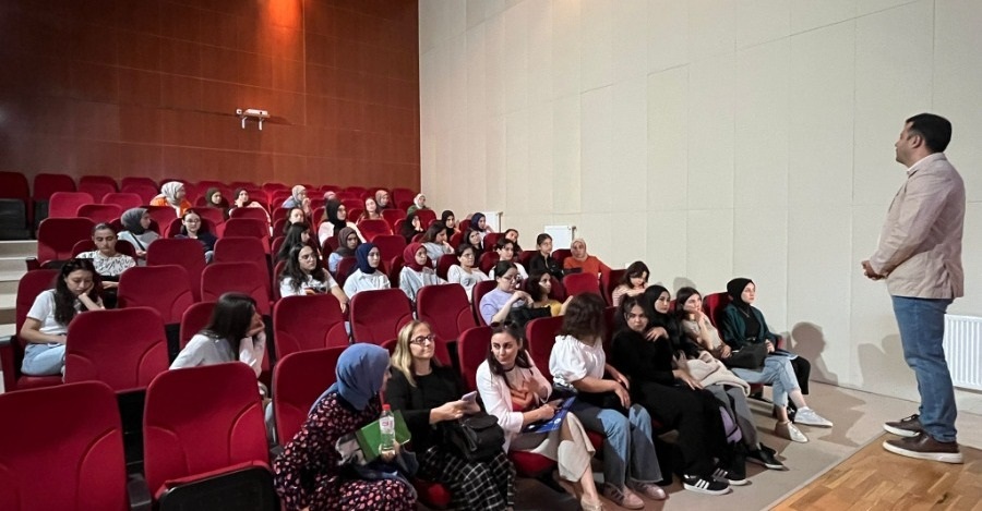 Sağlık Bilimleri Fakültesine Tübitak 2209-A Ve 2209-B Eğitimi