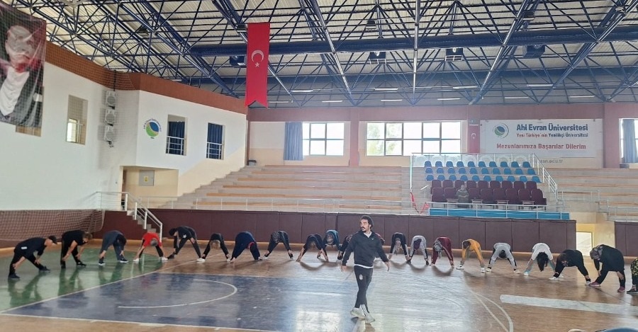 Tazelenme Üniversitesinde Üçüncü Hafta Dersleri Yoğun İlgiyle Tamamlandı