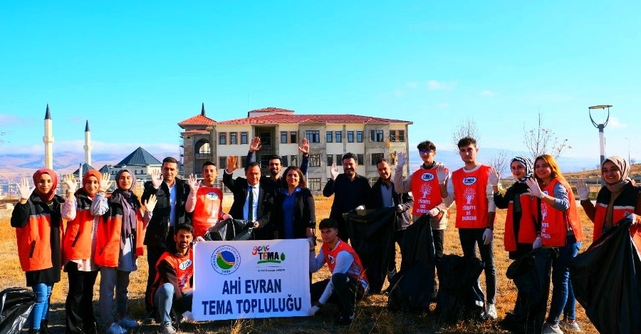 Tema Gönüllüleri Ve Birimimiz Çalışanları İle Birlikte Çevre Temizliği Etkinliği