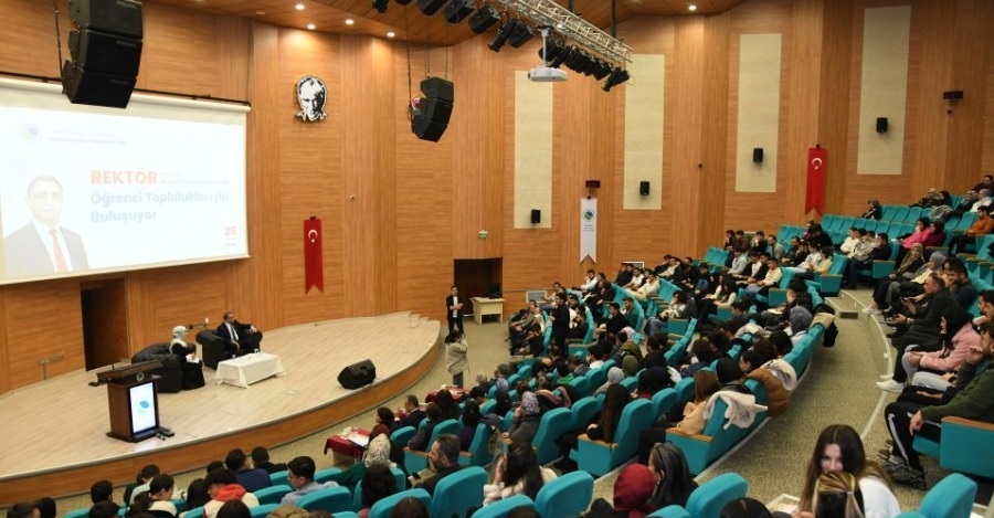 Rektör Karahocagil Öğrenci Topluluklarıyla Buluştu.