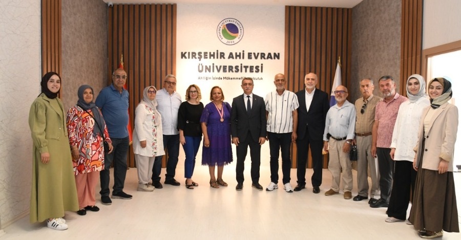 Tazelenme Üniversitesinden Rektör Karahocagil'e Teşekkür Ziyareti