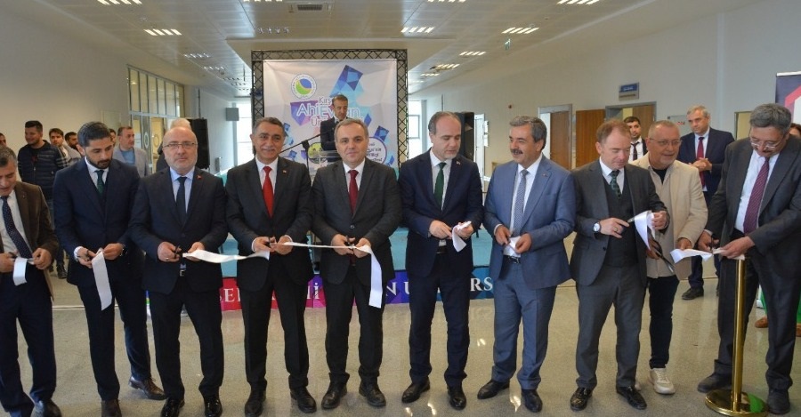 Genel Sekreterimiz Dr. Öğr. Üyesi Hüseyin İlter 9 Mayıs 2024 Tarihinde Anadolu Üniversiteler Birliğinin (Aüb) Organize Ettiği 