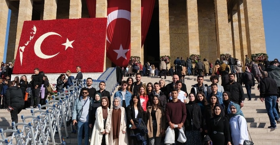 Üniversitemiz Öğrenci Toplulukları Ve Temsilcileri 10 Kasım Anıtkabir Ziyareti