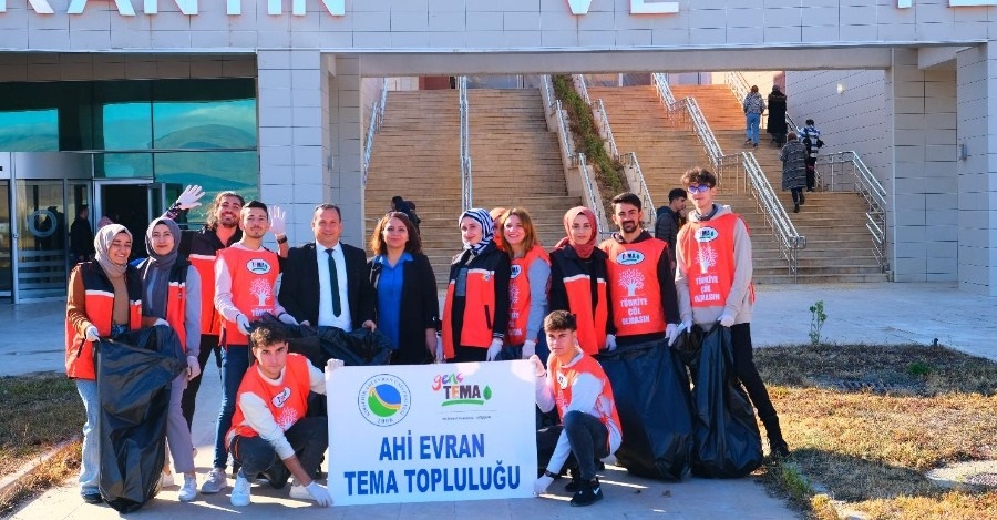 Kaeü Tema Topluluğu Kampüste Çevre Temizli Etkinliğini Yaptı.