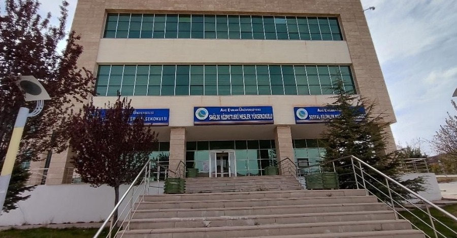 Koordinatörlüğümüz Tarafından Sosyal Bilimler Meslek Yüksekokulu Müdürlüğünde Enerji Yönetimi Ve Verimliği Konulu Eğitim Verildi