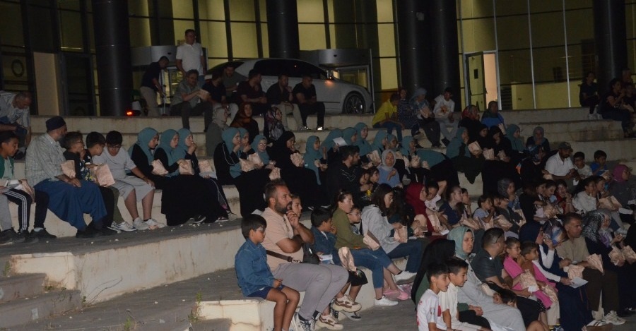 Genç Meydan Gm Sinema Günleri'nde 15 Temmuz Ruhu Açık Hava Sinemasıyla Yaşatıldı