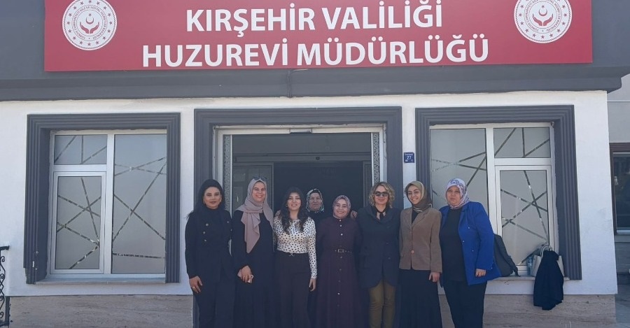 Tazelenme Üniversitesinden Yaşlılar Haftasında Anlamlı Huzurevi Ziyareti