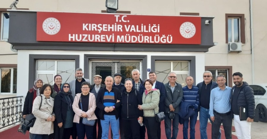 Tazelenme Öğrencilerinden Huzurevi Sakinlerine Anlamlı Ziyaret