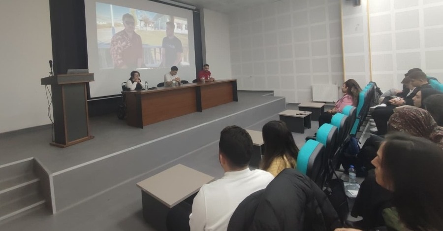 Merkez Kütüphanede Genç Kalite Topluluğunun Yapmış Olduğu Etkinliğe Ev Sahipliği Yaptık.