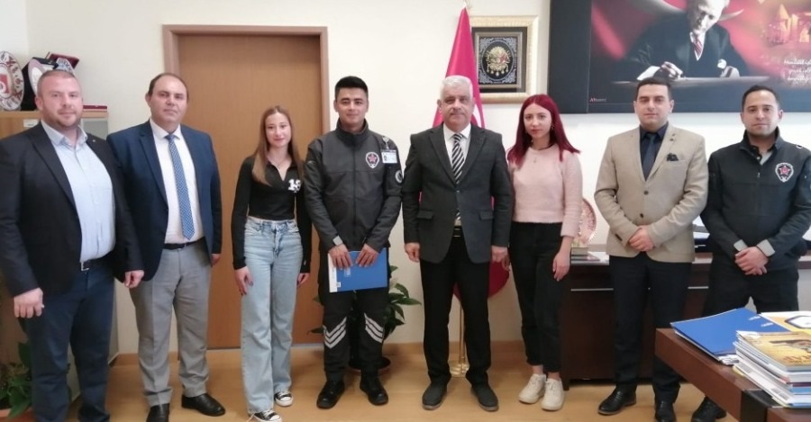 Güvenlik Personelimiz Heimlich Manevrası İle Öğrencimizin Hayatını Kurtardı