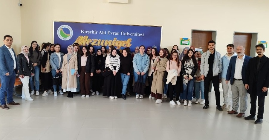 Sağlık Bilimleri Fakültesi Çocuk Gelişimi Programı  1. Sınıf Öğrencilerinin Daire Başkanlığımızı Ziyareti