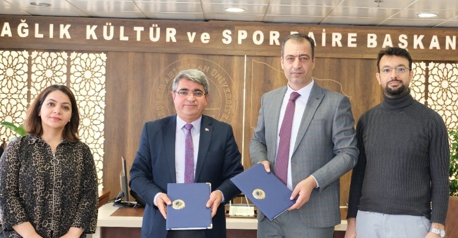 Üniversitemiz İle Kırşehir Toki Mesleki Ve Teknik Anadolu Lisesi Arasında İşbirliği Protokolü İmzalandı.